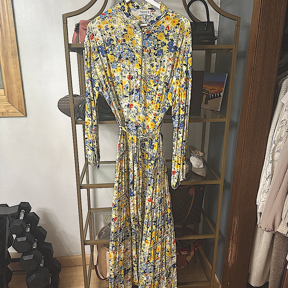Twiice Boutique flower modest dress